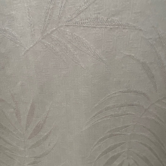 TOMMY BAHAMA 100% Silk Grey Floral Aloha Hawaiian Tropical Shirt Men M Medium - Picture 3 of 7